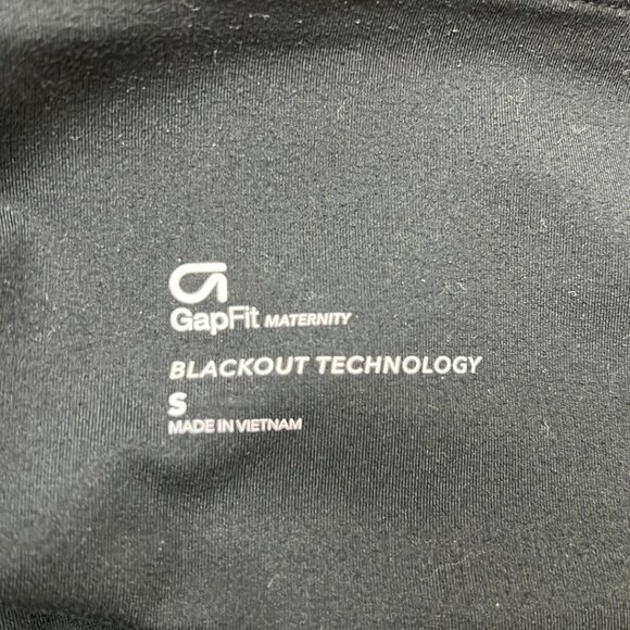 GapFit Blackout Full Panel Capris -Maternity - Picture 6 of 7